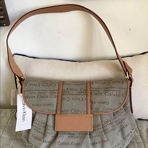 Classic Calvin Klein shoulder bag.
